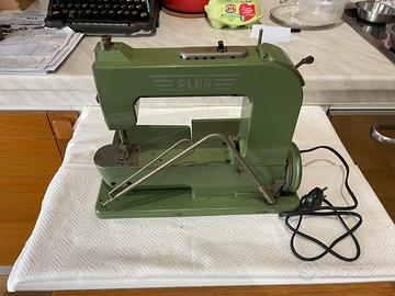 Macchina da cucire ELNA 1 "Grasshopper"