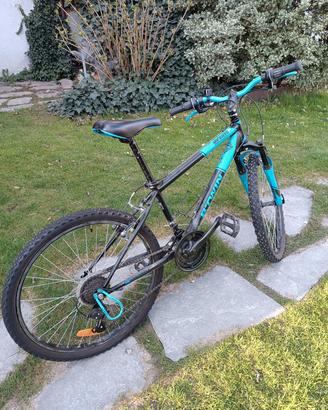 Mountain bike B'TWIN 24 pollici 
