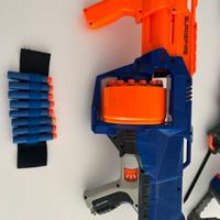 Nerf pistole, fucili, gilet con dardi