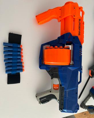 Nerf pistole, fucili, gilet con dardi