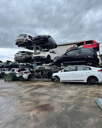 TUTTI RICAMBI AUDI A2 A3 A4 A5 A6 A8 Q7 Q2 Q3 Q5 T