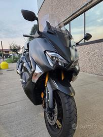 T-MAX 530 DX 2017