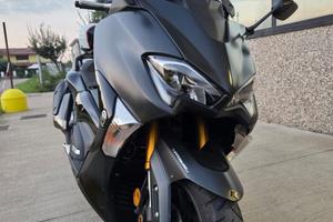 T-MAX 530 DX 2017