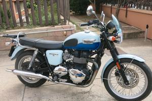Triumph Bonneville - 2010