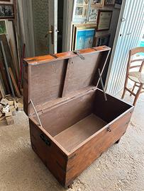 Cassapanca antica di inizio secolo