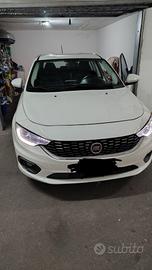 Auto Fiat Tipo Hatchback 