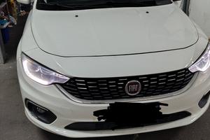 Auto Fiat Tipo Hatchback 