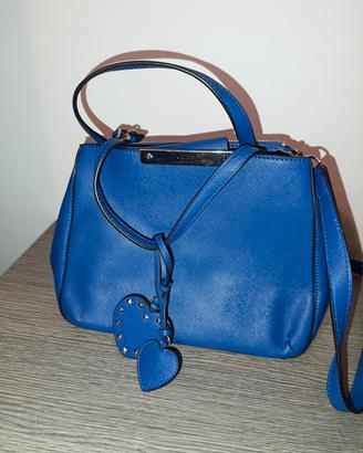 Borsa Guess blu a tracolla 