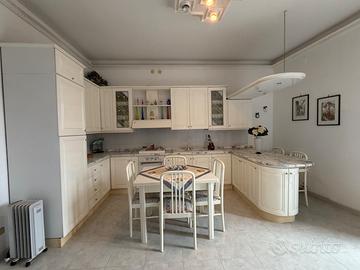 Cucina bianca come nuova