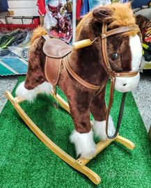 cavallo a dondolo 