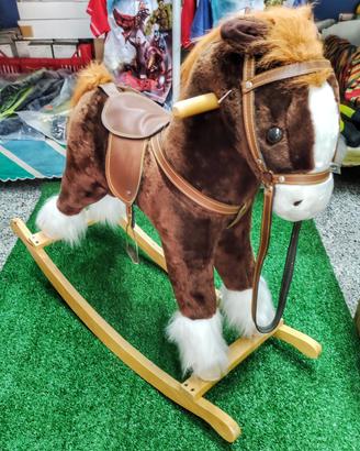 cavallo a dondolo 