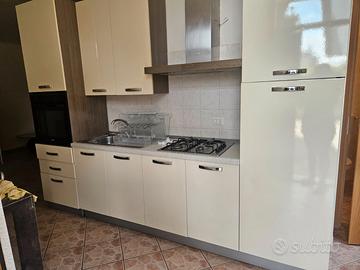 Cucina bianco lucido