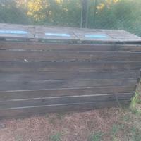 Struttura in legno per bidoni differenziata