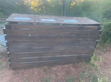 Struttura in legno per bidoni differenziata