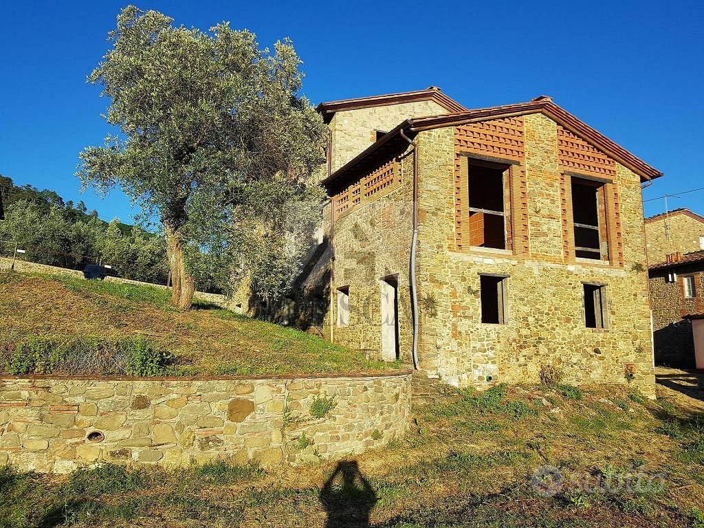 Rustico / Casale di 2610 m² con più di 5 locali a - Vista 5