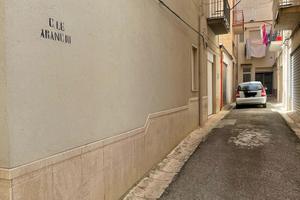 Magazzino/garage cortile arancio, alcamo