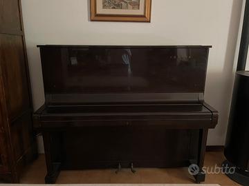 Pianoforte verticale yamaha