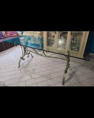 tavolo in cristallo e ferro battuto