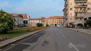 Bilocale piazza rivoli 400 euro libero subito