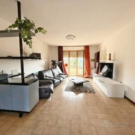 Appartamento al terzo piano con garage, B/141