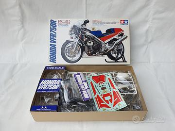 Kit montaggio Tamiya, Honda VFR 750R