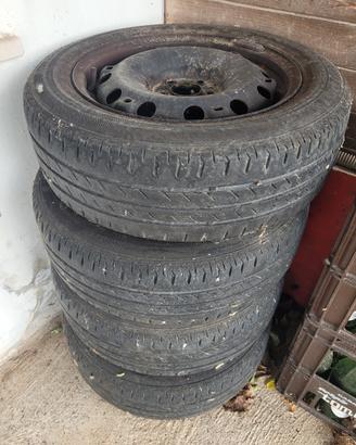 4 Pneumatici 185/60R15-84H estivi