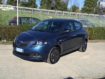 Lancia Ypsilon 1.0 FireFly Hybrid Platino 5 posti