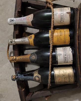 cantinetta in legno con champagne 
