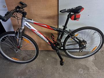 BICI   USATA  MTB  TIPO  " MERIDA "