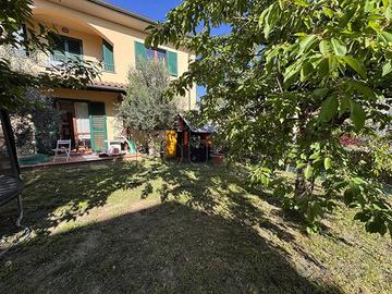 Appartamento di 120 m² con 3 locali e posto auto a