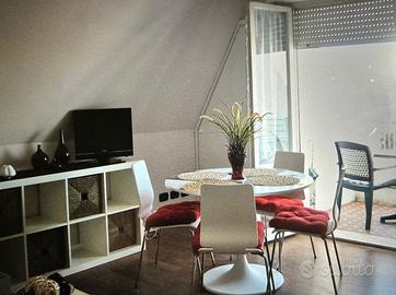 Gabicce mare con terrazzo ristrutturato e arredato