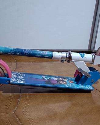 Monopattino bambina Frozen richiudibile