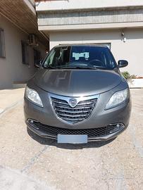 Ypsilon 1200 69cv allestimento Gold GPL di serie 
