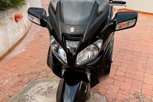 Suzuki Burgman 650 + bauletto - PERFETTO