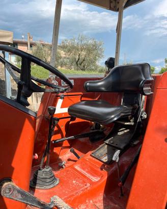 Trattore fiat 680 DTH