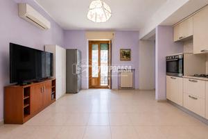 BILOCALE CON TERRAZZO