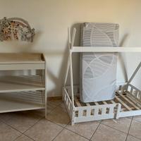 Fasciatoio e letto montessoriano