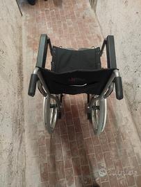 Sedia a rotelle NUOVA