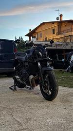 MT-07 nera opaca