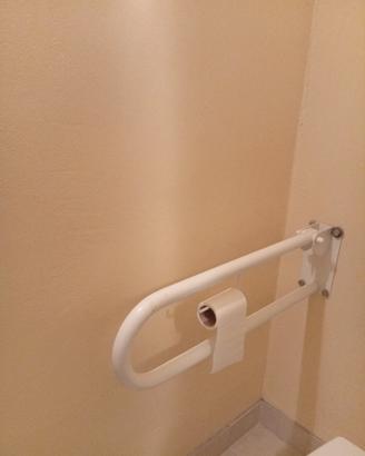 set access.sostegno per bagno( anziani/disabili)