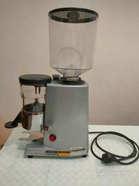 Macinadosatore EUREKA professionale Macina caffè 