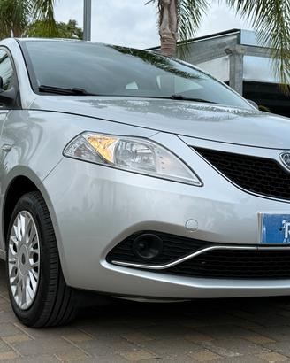 Lancia Ypsilon 1.2 69 CV 5 porte Unyca