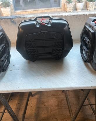 Bauletto + borse laterali givi