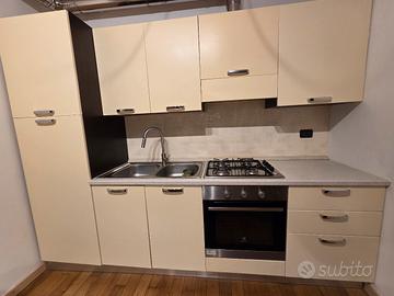 Cucina perfettamente funzionante e ben tenuta