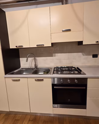 Cucina perfettamente funzionante e ben tenuta