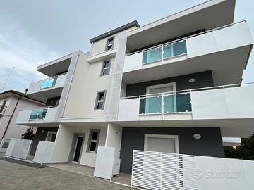 Trilocale - doppi servizi - balconi abitabili -box