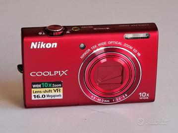 Fotocamera Nikon S6200 zoom ottico 10X come nuova