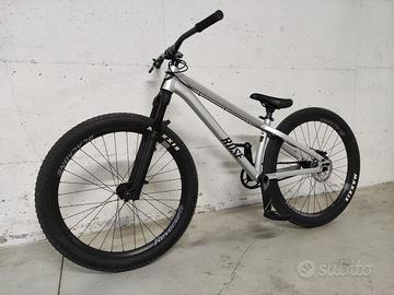 ROSE THE BRUCE 1 dirtjump, pump track, tricks