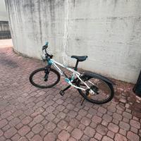 Bicicletta Rockrider MTB in alluminio