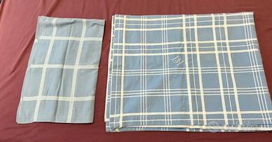 Tovaglia d’epoca cifrata azzurra riquadri bianchi